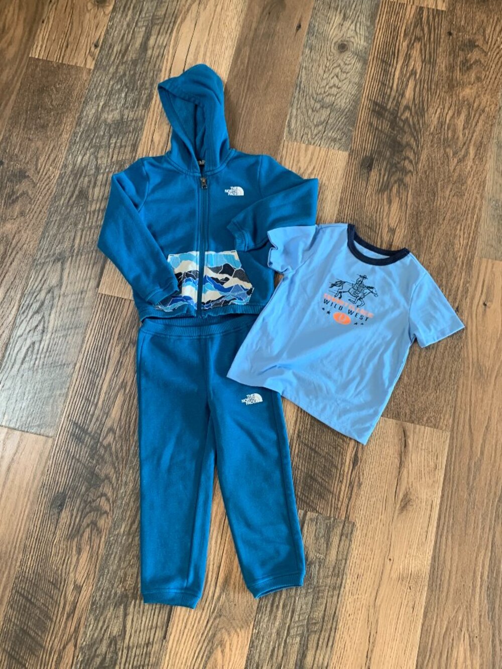 Size 4T Boys/Girls The North Face Blue Pants & Full Zip Jacket with Blue T-Shirt